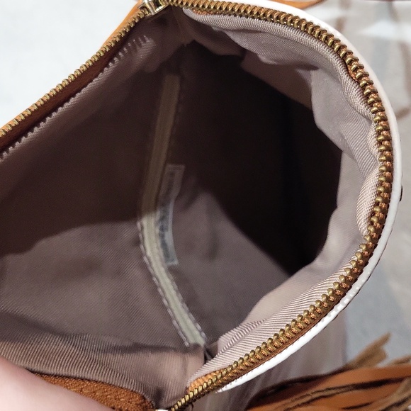 Vera Pelle Italy Leather Crossbody Bag - Picture 8 of 14